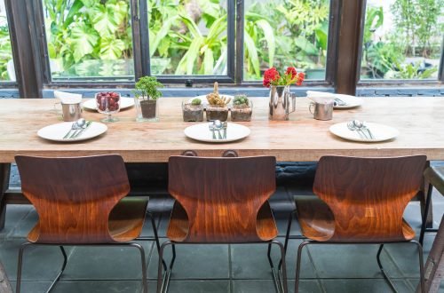 Mesas y sillas en Gavà